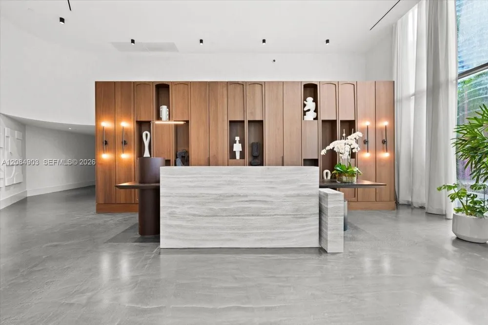 2200 Brickell Avenue #422 Miami, FL 33129