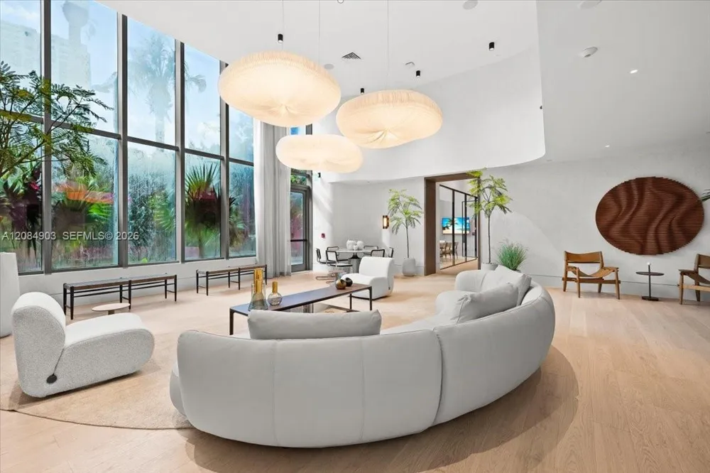 2200 Brickell Avenue #422 Miami, FL 33129