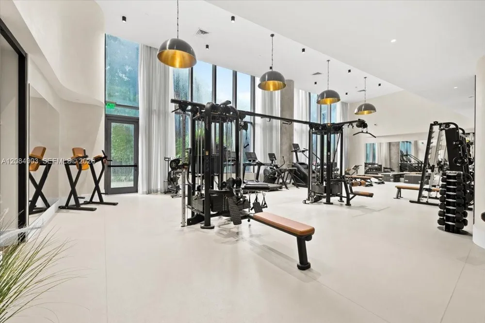 2200 Brickell Avenue #422 Miami, FL 33129