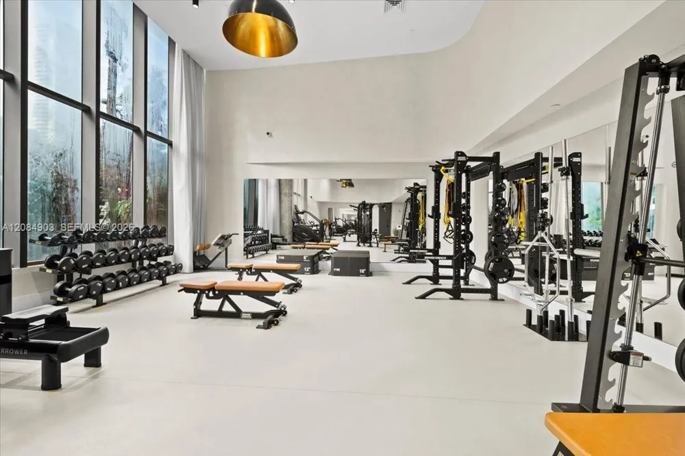 2200 Brickell Avenue #422 Miami, FL 33129