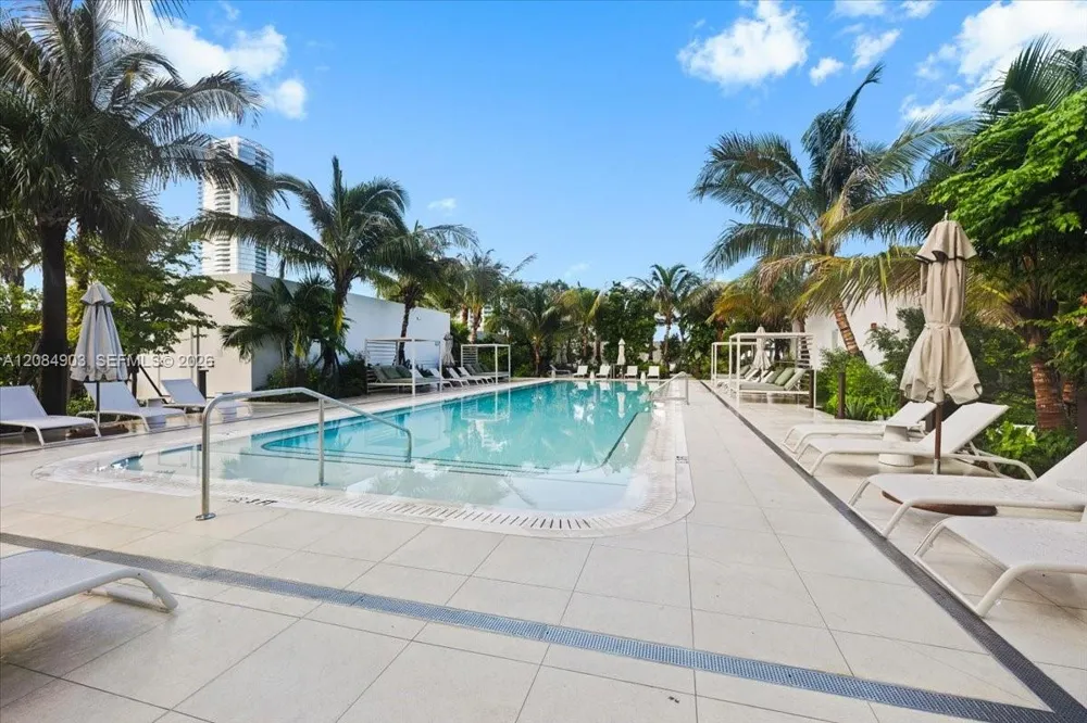 2200 Brickell Avenue #422 Miami, FL 33129