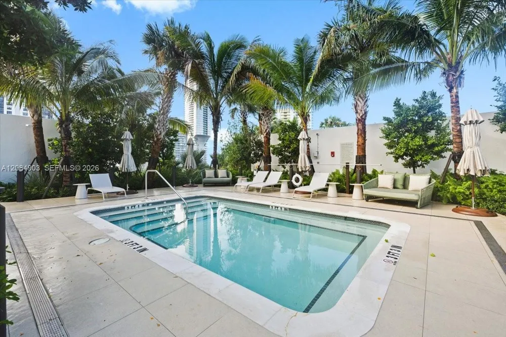 2200 Brickell Avenue #422 Miami, FL 33129
