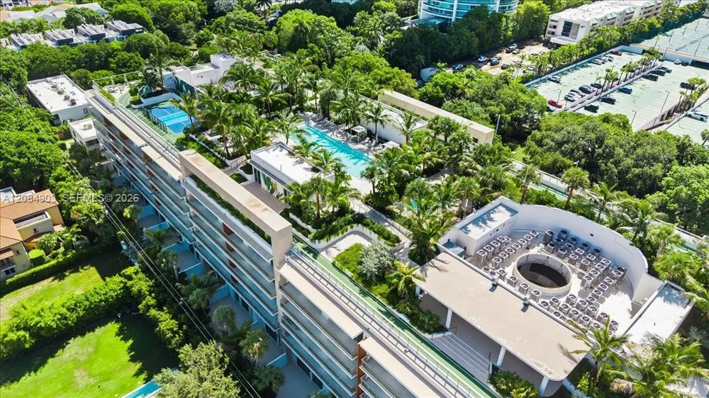 2200 Brickell Avenue #422 Miami, FL 33129