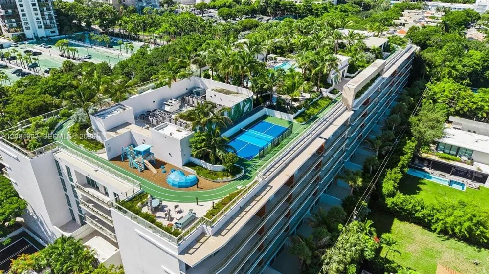 2200 Brickell Avenue #422 Miami, FL 33129