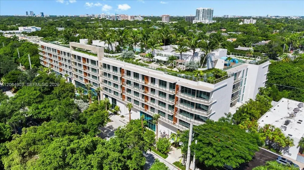 2200 Brickell Avenue #422 Miami, FL 33129