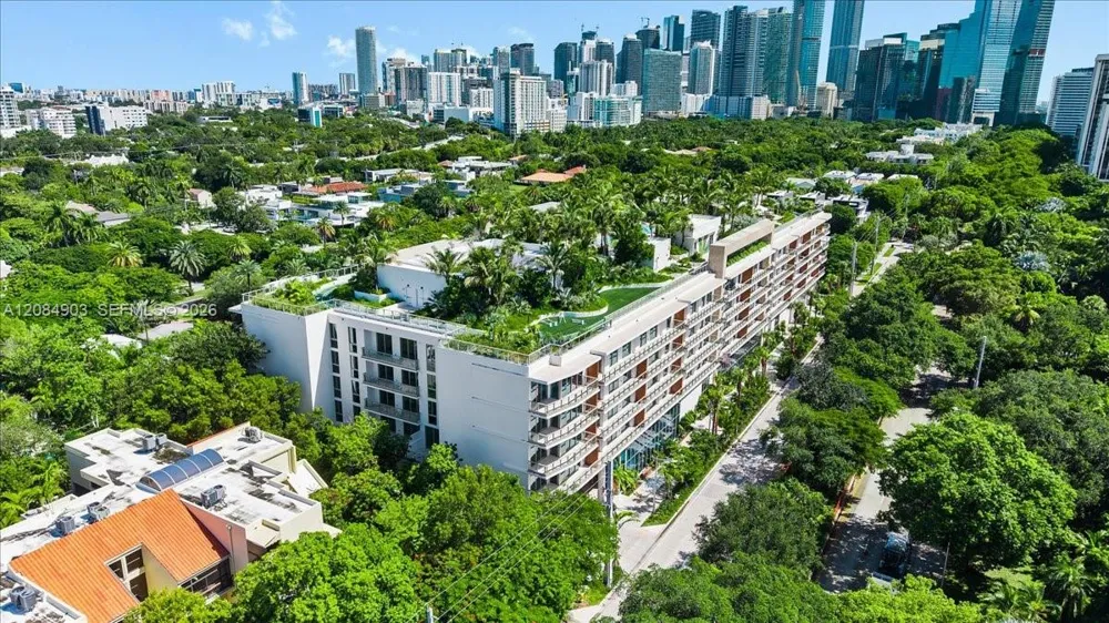 2200 Brickell Avenue #422 Miami, FL 33129