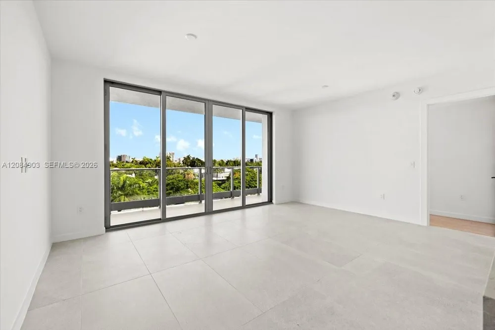 2200 Brickell Avenue #422 Miami, FL 33129