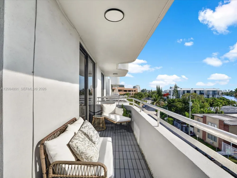 8201 Byron Ave #502 Miami Beach, FL 33141