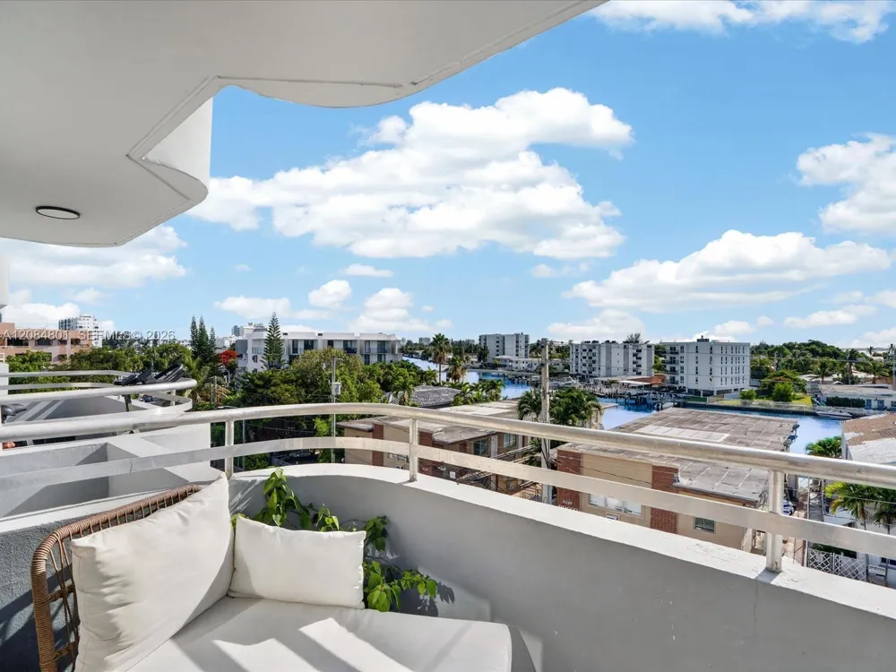 8201 Byron Ave #502 Miami Beach, FL 33141