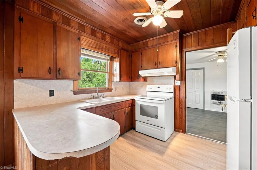 609 Main Street Danbury, NC 27016