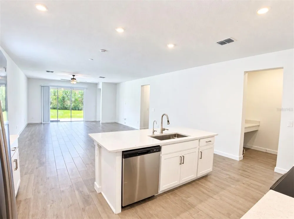 10060 BANYAN BREEZE BOULEVARD Land O Lakes, FL 34638