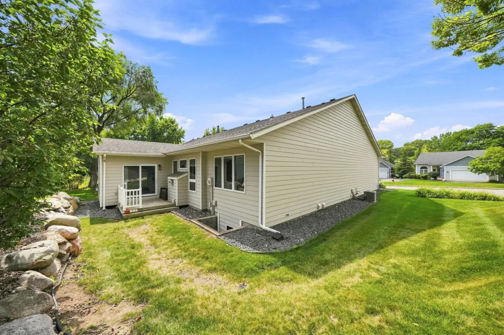 833 Southcross Drive E Burnsville, MN 55306