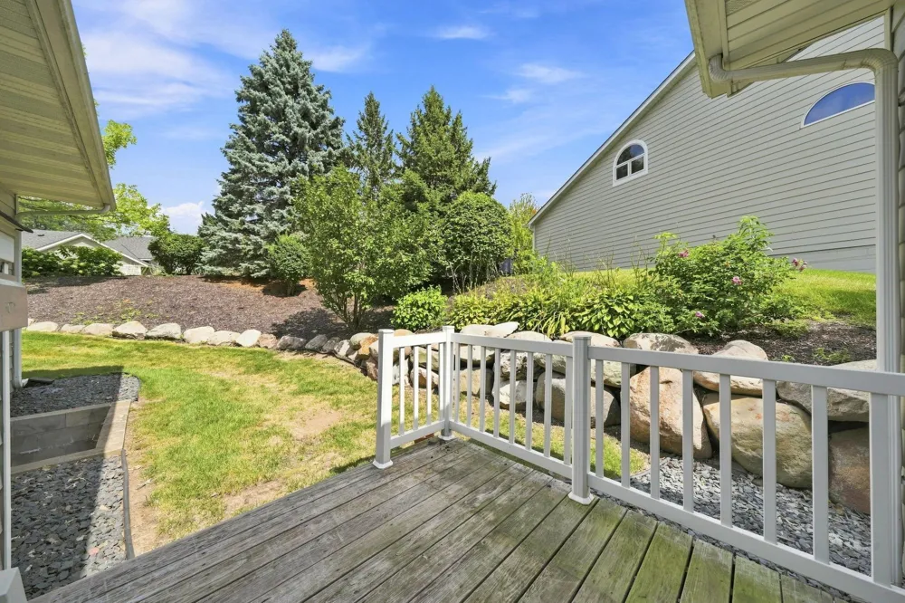 833 Southcross Drive E Burnsville, MN 55306