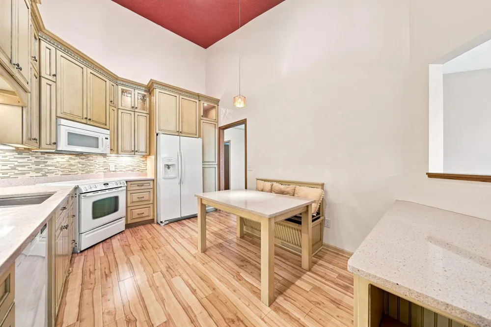 833 Southcross Drive E Burnsville, MN 55306