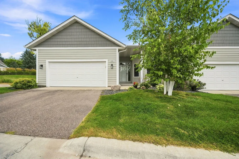 833 Southcross Drive E Burnsville, MN 55306