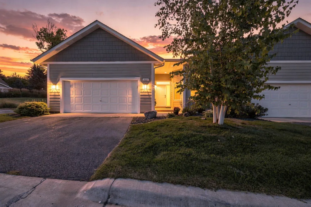 833 Southcross Drive E Burnsville, MN 55306