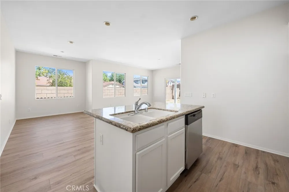 1863 Orchard Park Court San Jacinto, CA 92583