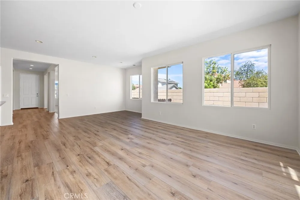 1863 Orchard Park Court San Jacinto, CA 92583