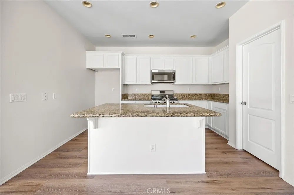1863 Orchard Park Court San Jacinto, CA 92583