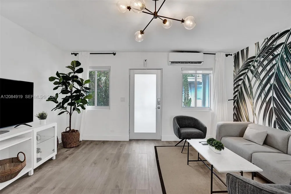 1440 16th St #3 Miami Beach, FL 33139