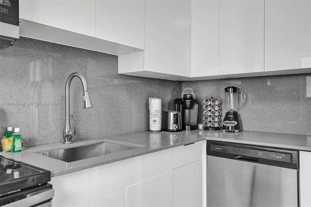 1440 16th St #3 Miami Beach, FL 33139