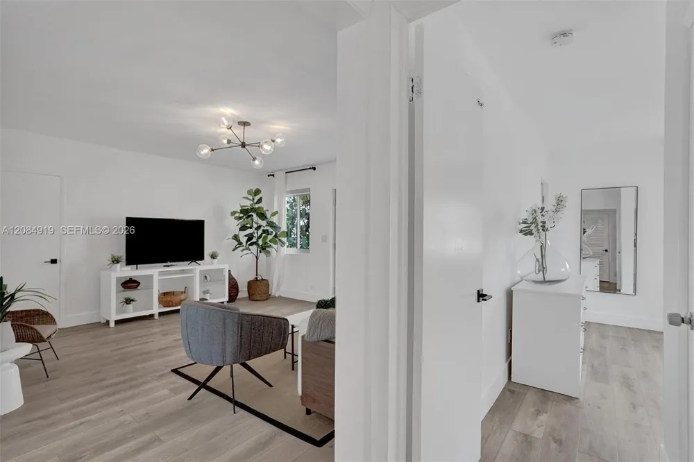 1440 16th St #3 Miami Beach, FL 33139