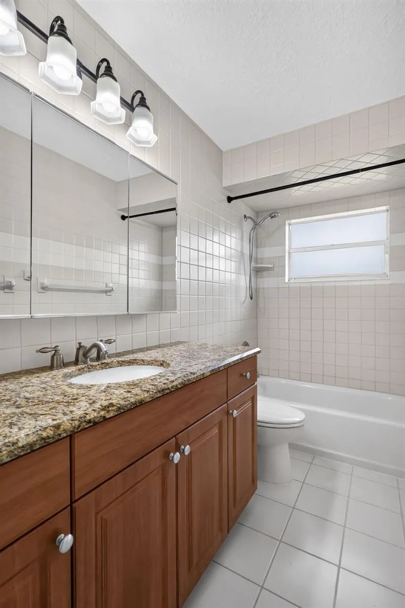 1058 Fernlea Drive West Palm Beach, FL 33417