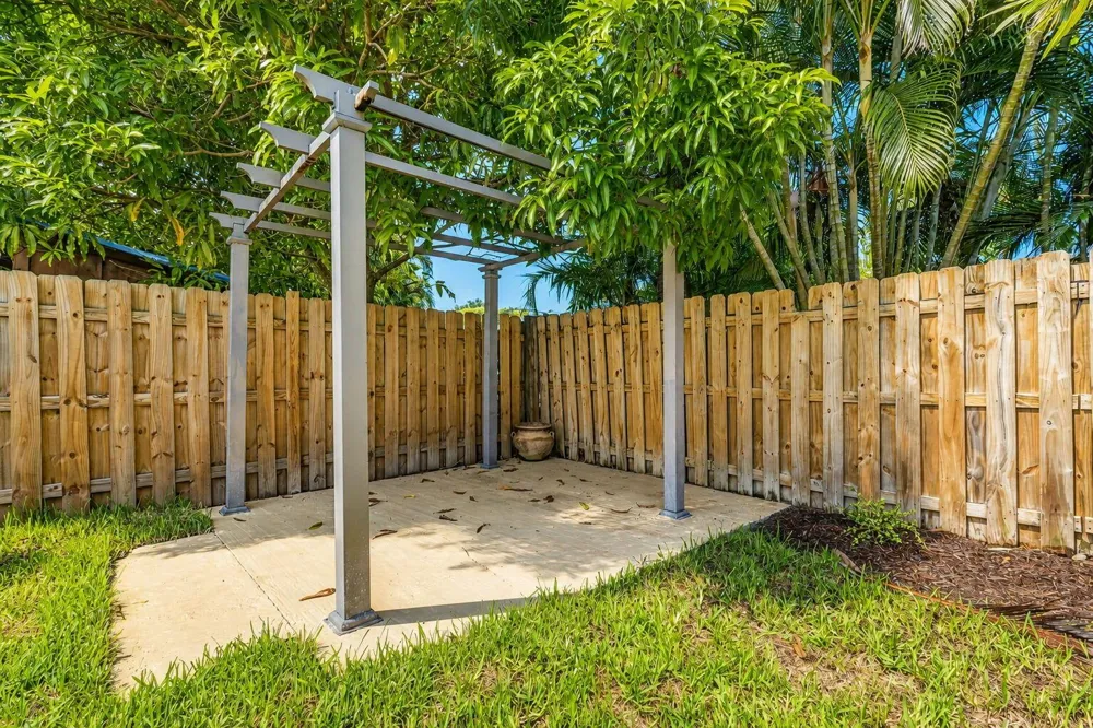 1058 Fernlea Drive West Palm Beach, FL 33417