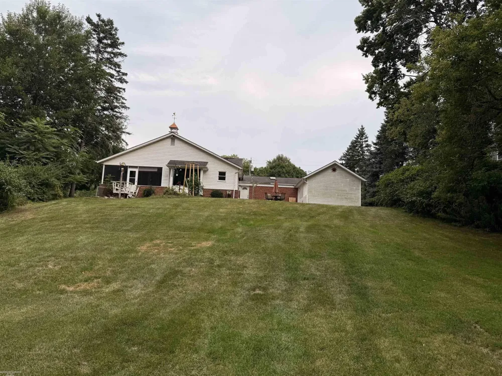 38545 Riverside Drive Clinton Charter Township, MI 48036