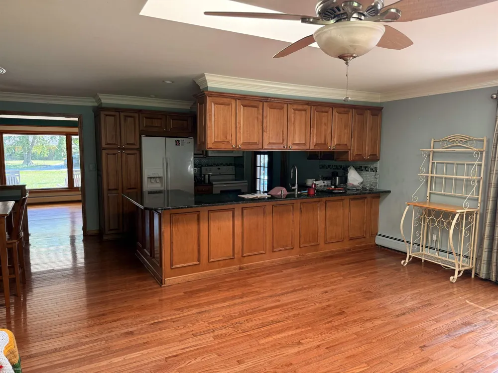 38545 Riverside Drive Clinton Charter Township, MI 48036