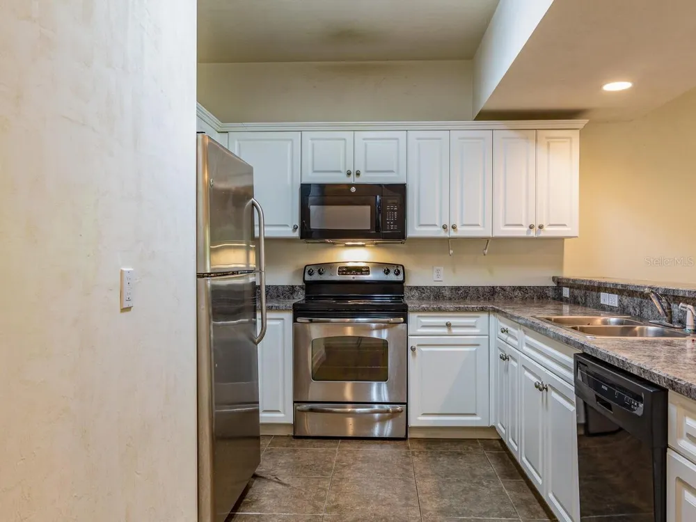 1565 NW 29TH ROAD #4 Gainesville, FL 32605