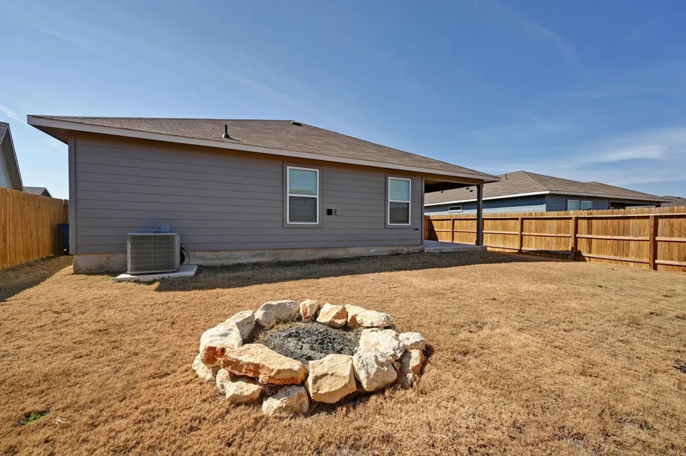 1806 Windsor Boulevard Lockhart, TX 78644