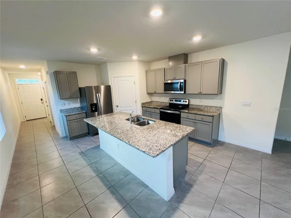 2642 ANGEL FALLS DR Davenport, FL 33837