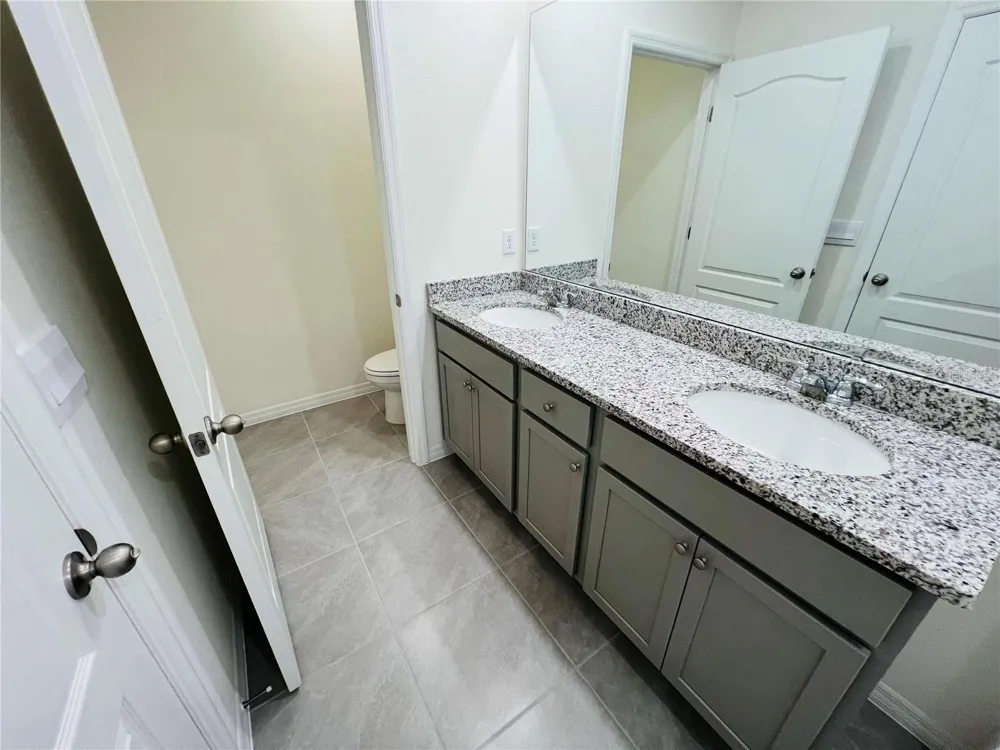 2642 ANGEL FALLS DR Davenport, FL 33837
