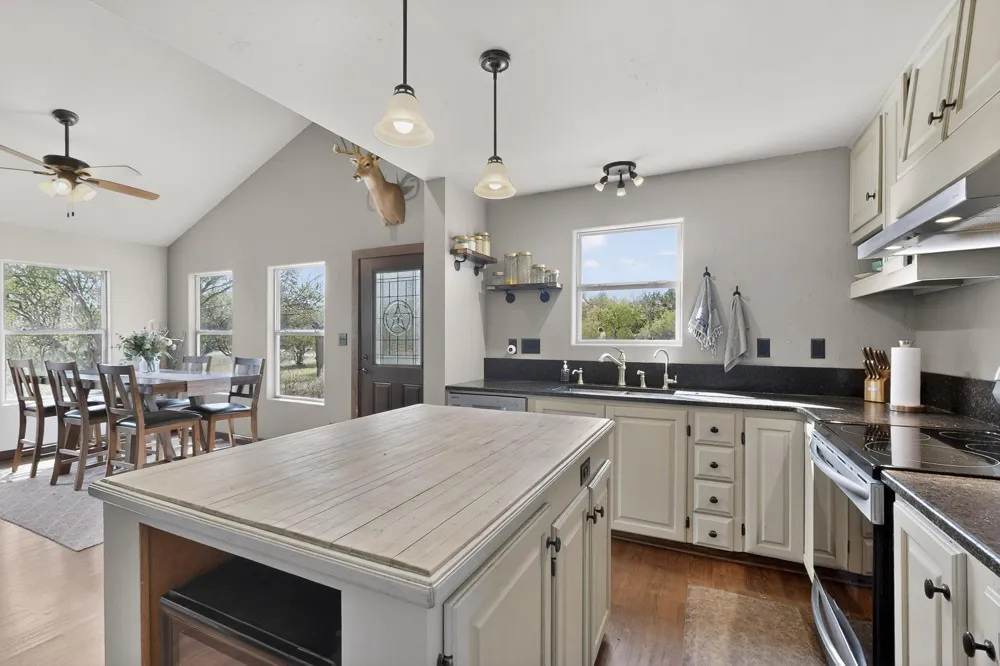 1619 Althaus Ranch Road Johnson City, TX 78636