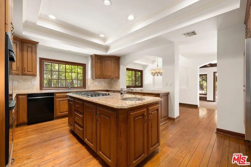 1330 Piedra Morada Drive Los Angeles, CA 90272