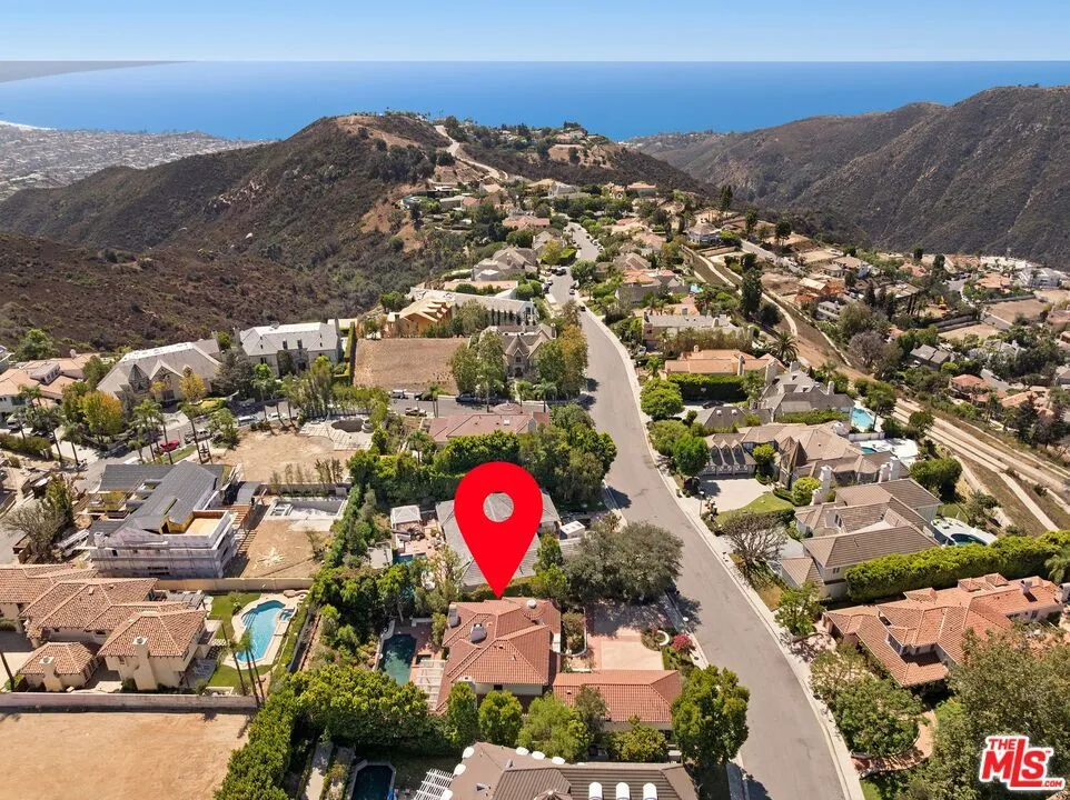 1330 Piedra Morada Drive Los Angeles, CA 90272