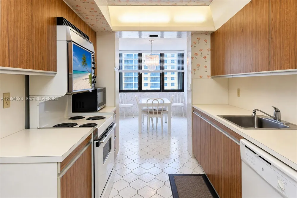 2401 S Ocean Dr #401 Hollywood, FL 33019