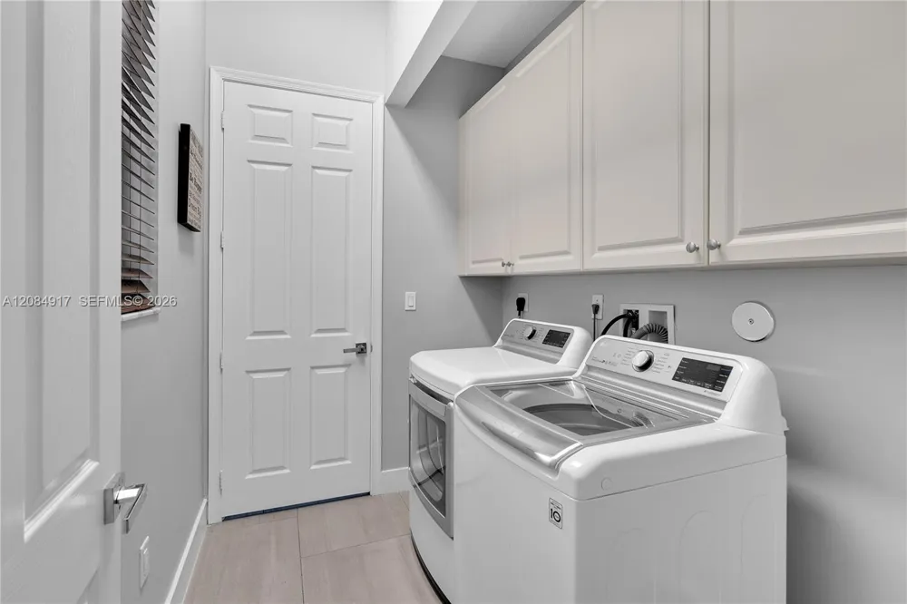 8503 NW 41st St #0 Cooper City, FL 33024