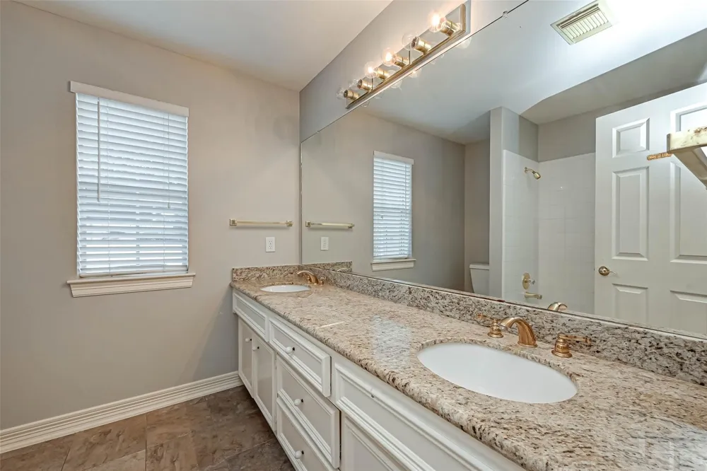 4502 Devonshire Street Sugar Land, TX 77479