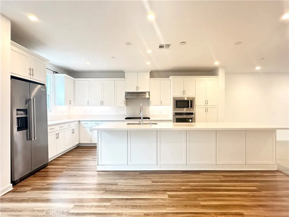 126 Schick Irvine, CA 92614