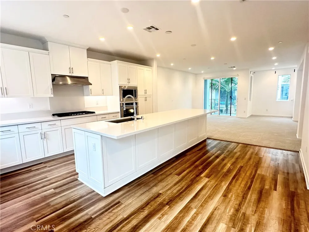 126 Schick Irvine, CA 92614