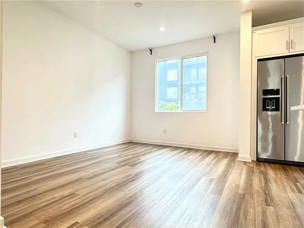 126 Schick Irvine, CA 92614
