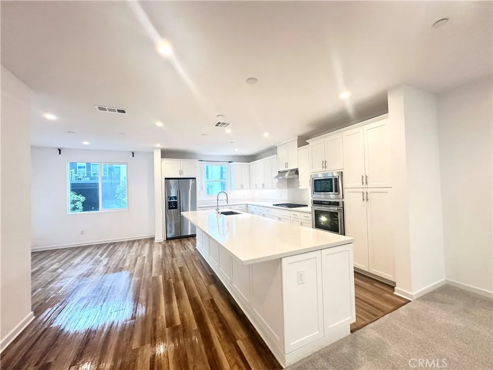 126 Schick Irvine, CA 92614