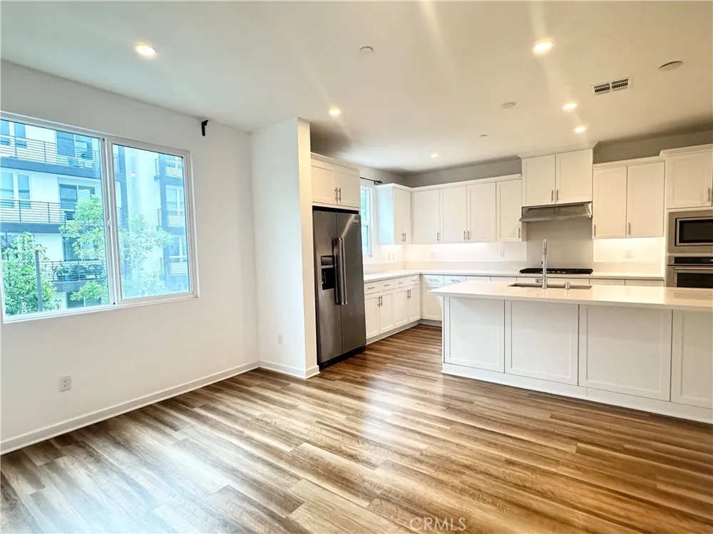 126 Schick Irvine, CA 92614