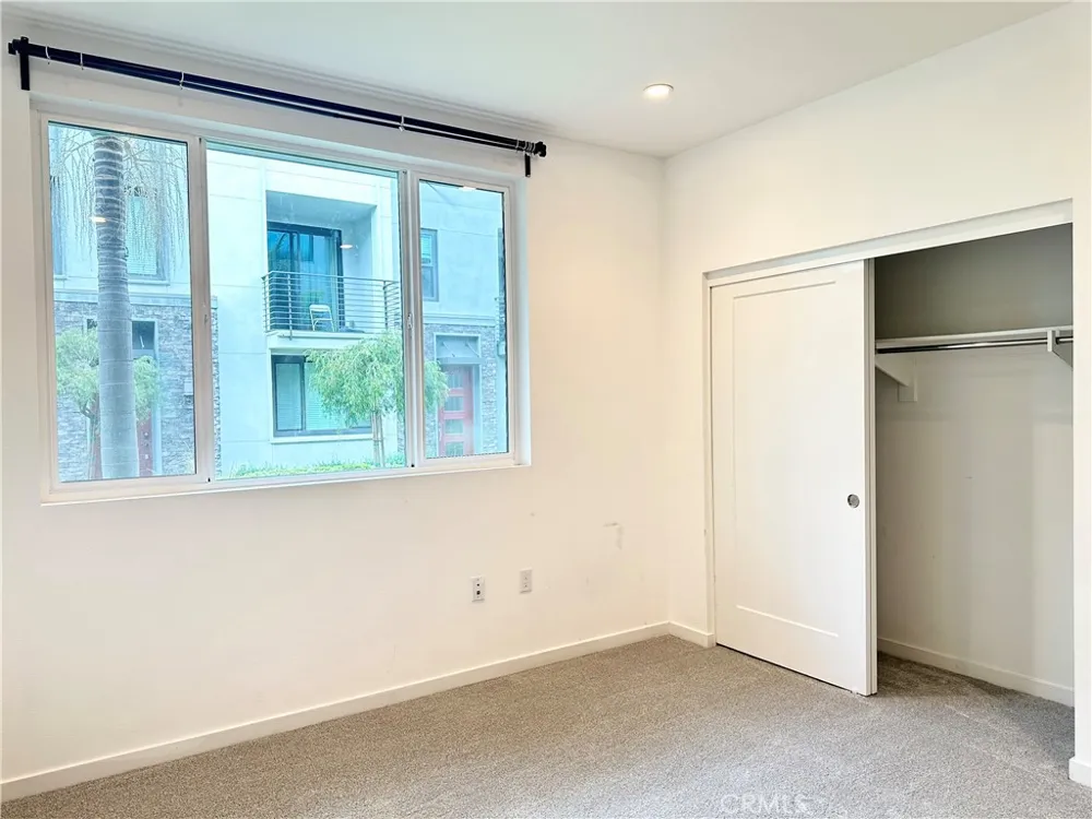126 Schick Irvine, CA 92614