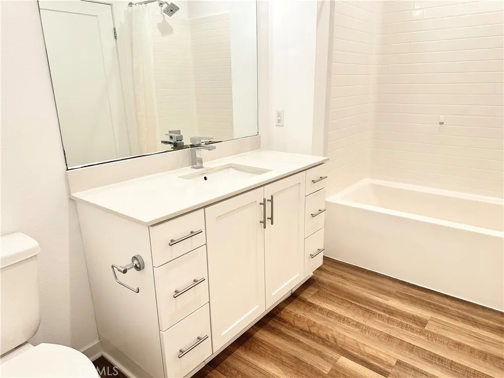 126 Schick Irvine, CA 92614