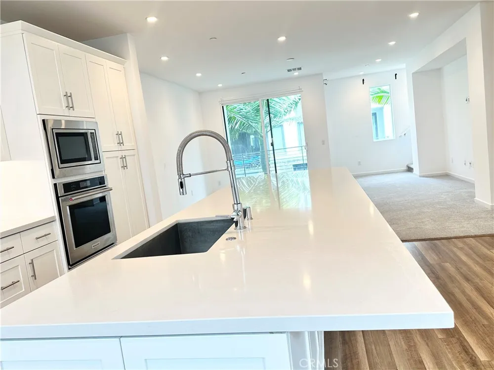 126 Schick Irvine, CA 92614