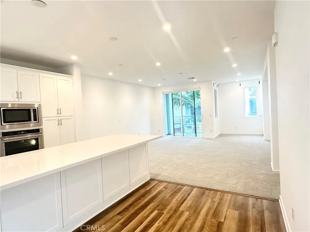 126 Schick Irvine, CA 92614