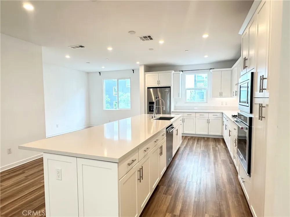 126 Schick Irvine, CA 92614